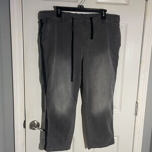 Torrid Feel The Fit Grey Cropped Jogger Pants Side Stripe Plus Size 3 3X